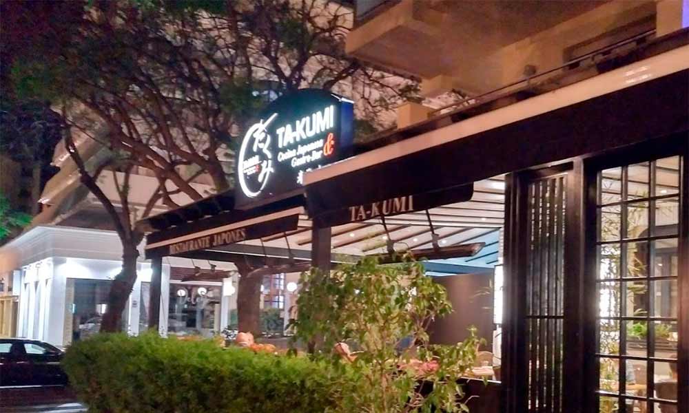 Sie Treffen Sich Im Restaurant Und Machen Was Toll Sie Treffen Sich Im Restaurant Und Machen Was Toll