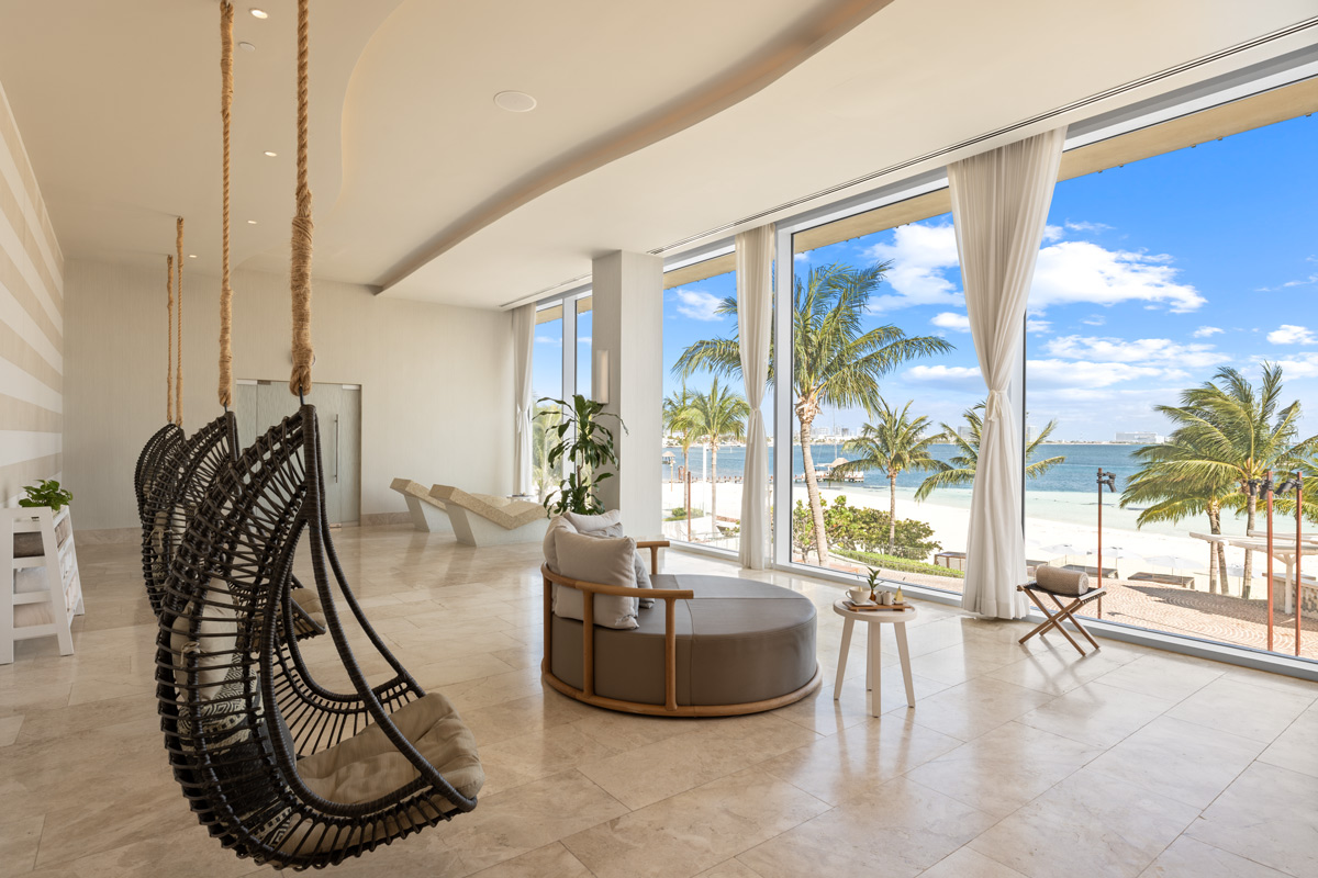 Amàre Cancun lobby