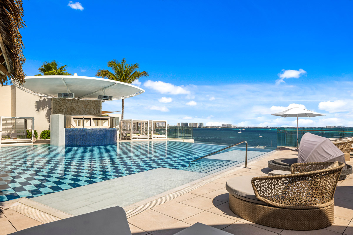 Amàre Cancun pool