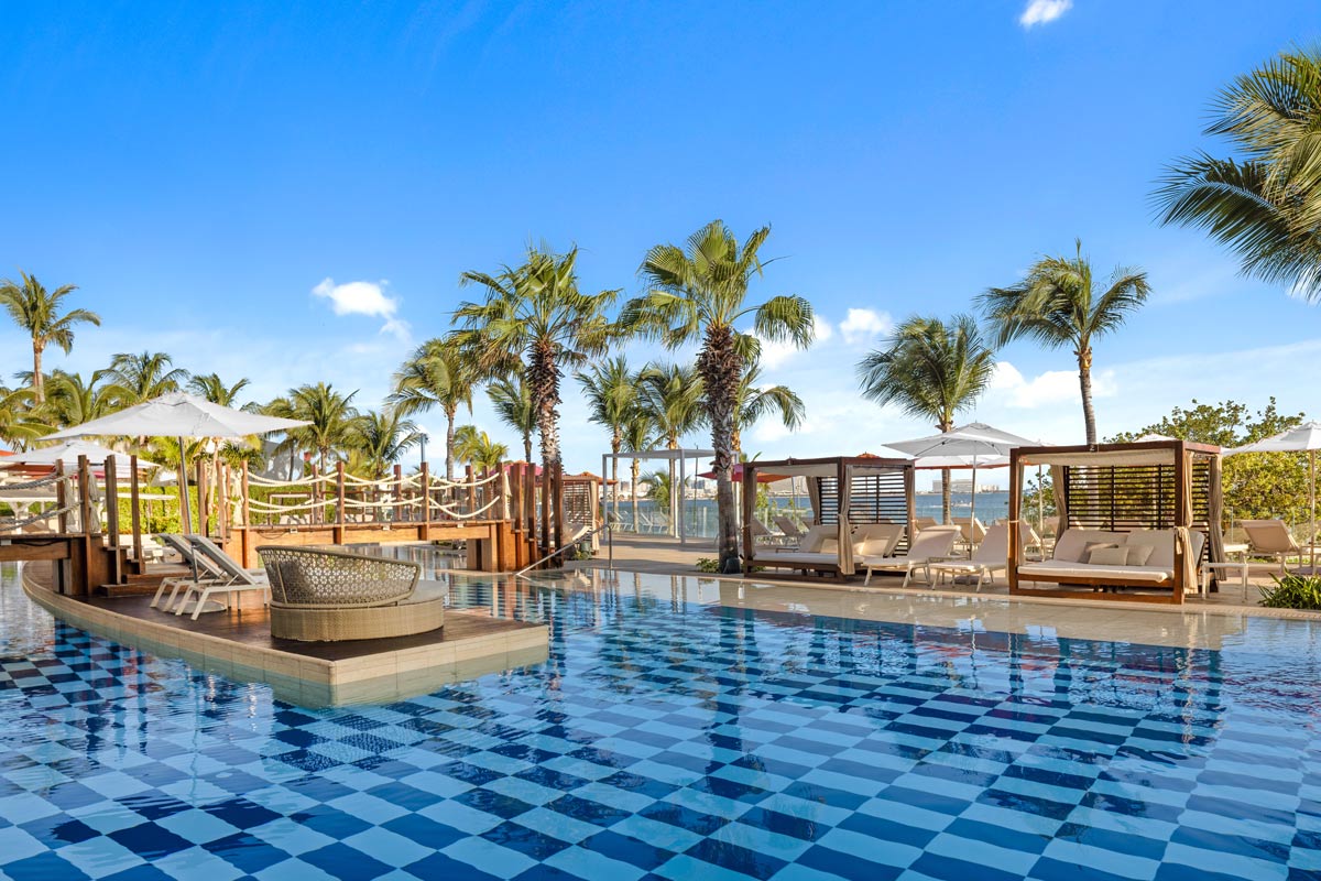 Amàre Cancun pool