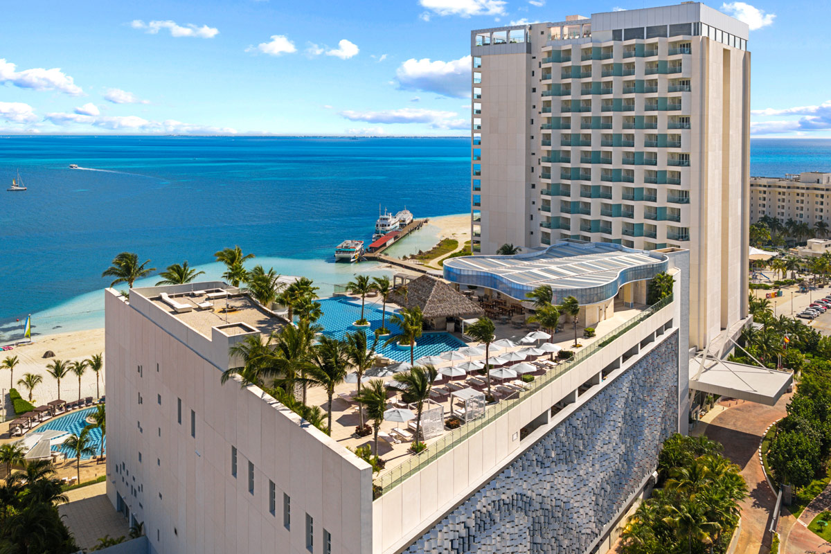 Amàre Cancun Rooftop aeral pool