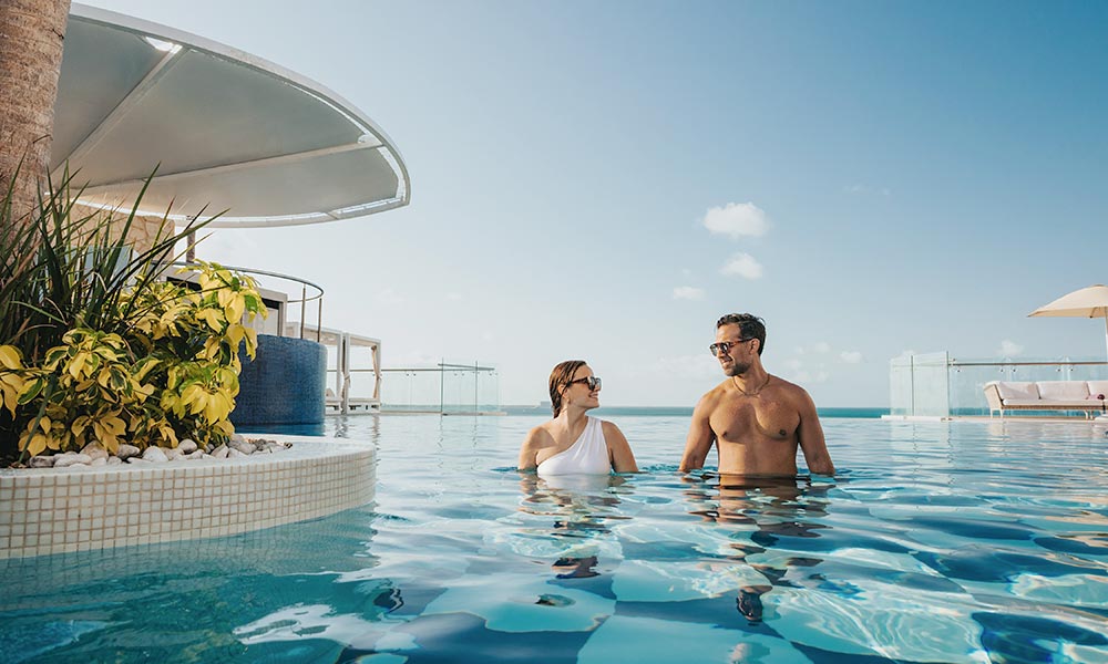 Amàre Cancún - infinity pool