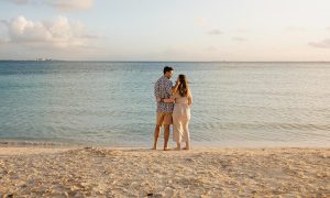 Amàre Cancún - Couple on the beach