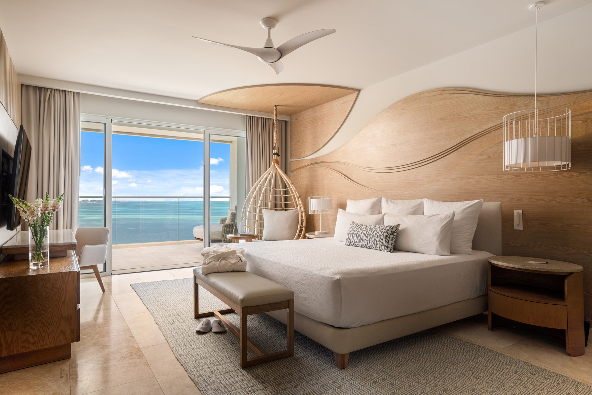 Amàre Cacún The One Club Master Suite Ocean Front bedroom