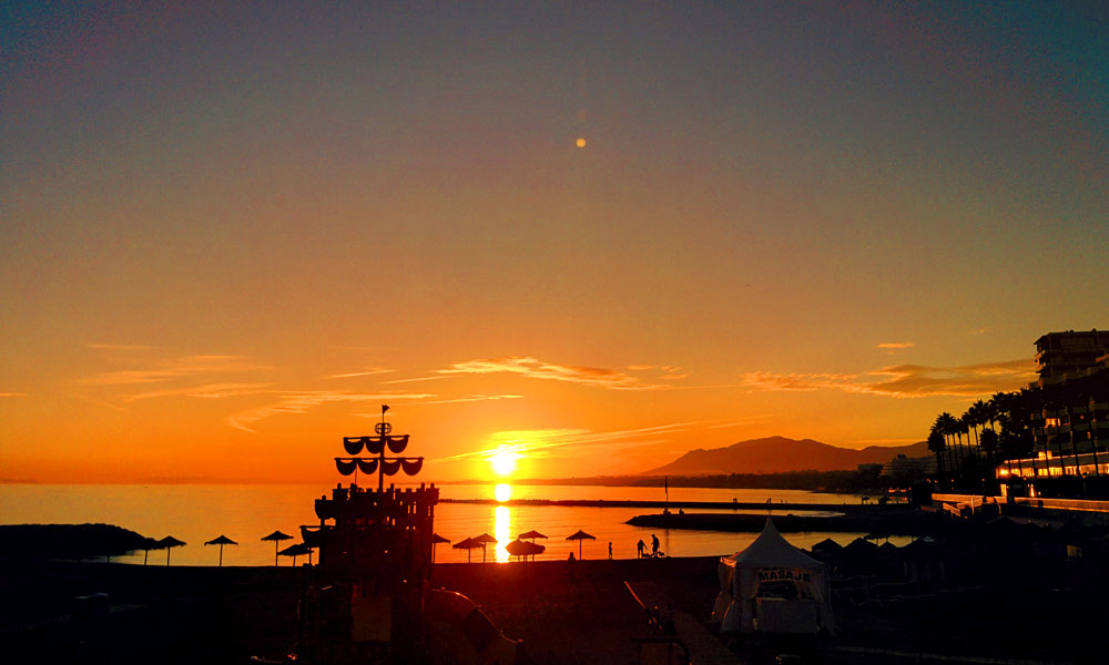 Cosas que hacer en Marbella - Cerrar la tarde con un romántico atardecer