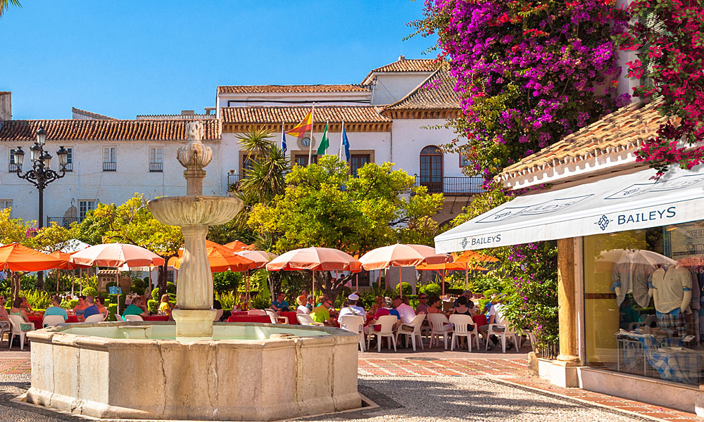Cosas que hacer en Marbella - Conocer  la Plaza de los Naranjos y  el casco antiguo
