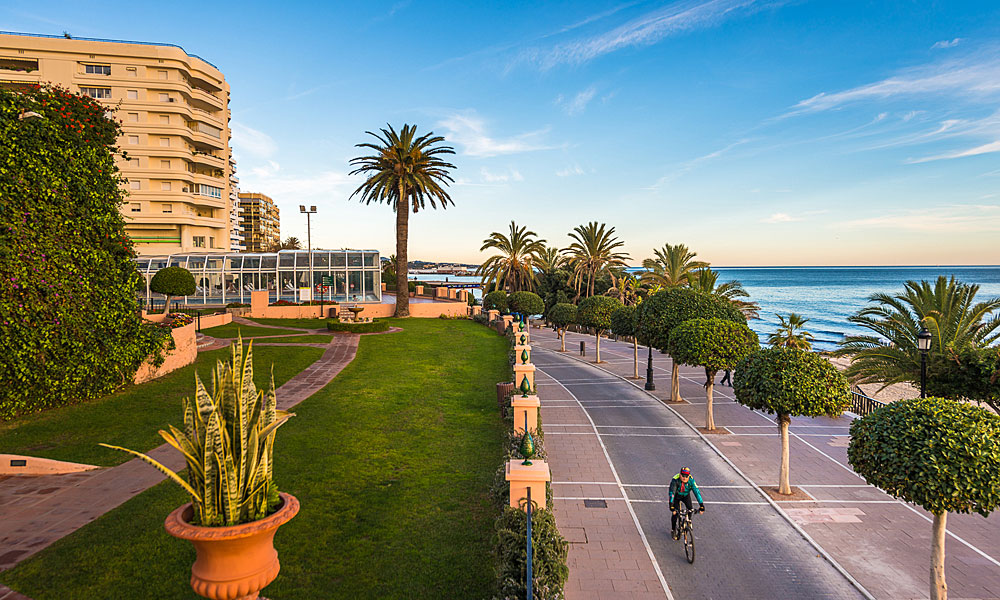 Cosas que hacer en Marbella - Descubrir el paseo marítimo en bicicleta