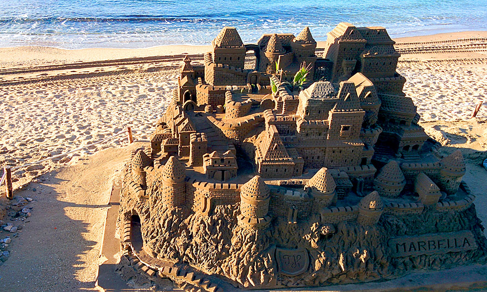 Cosas que hacer en Marbella - Hacer castillos de arena