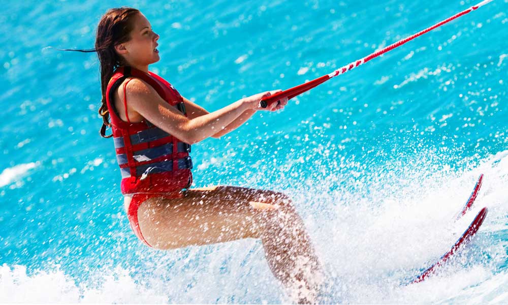 Marbella destino turistico para adultos - Deportes acuáticos