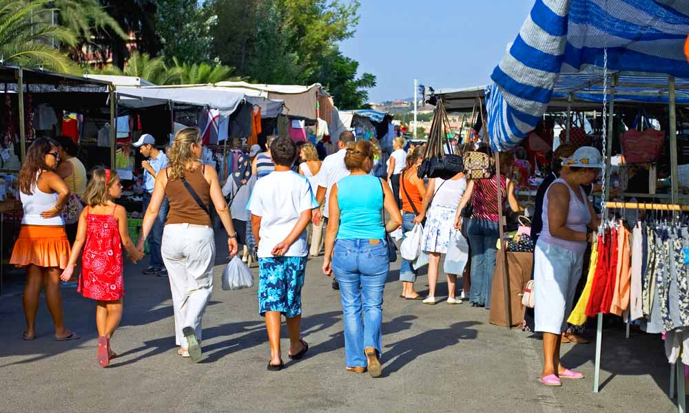 Ir de compras en Marbella y Puerto Banus - mercadillo de Nueva Andalucia