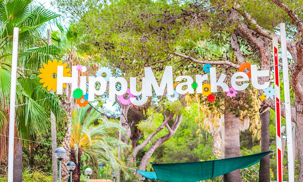 Ibiza hippy market - Crédito editorial: Marek Mosinski / Shutterstock.com