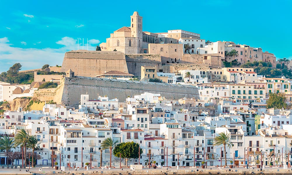 Dalt Vila Ibiza - Crédito: jotapg / Shutterstock.com