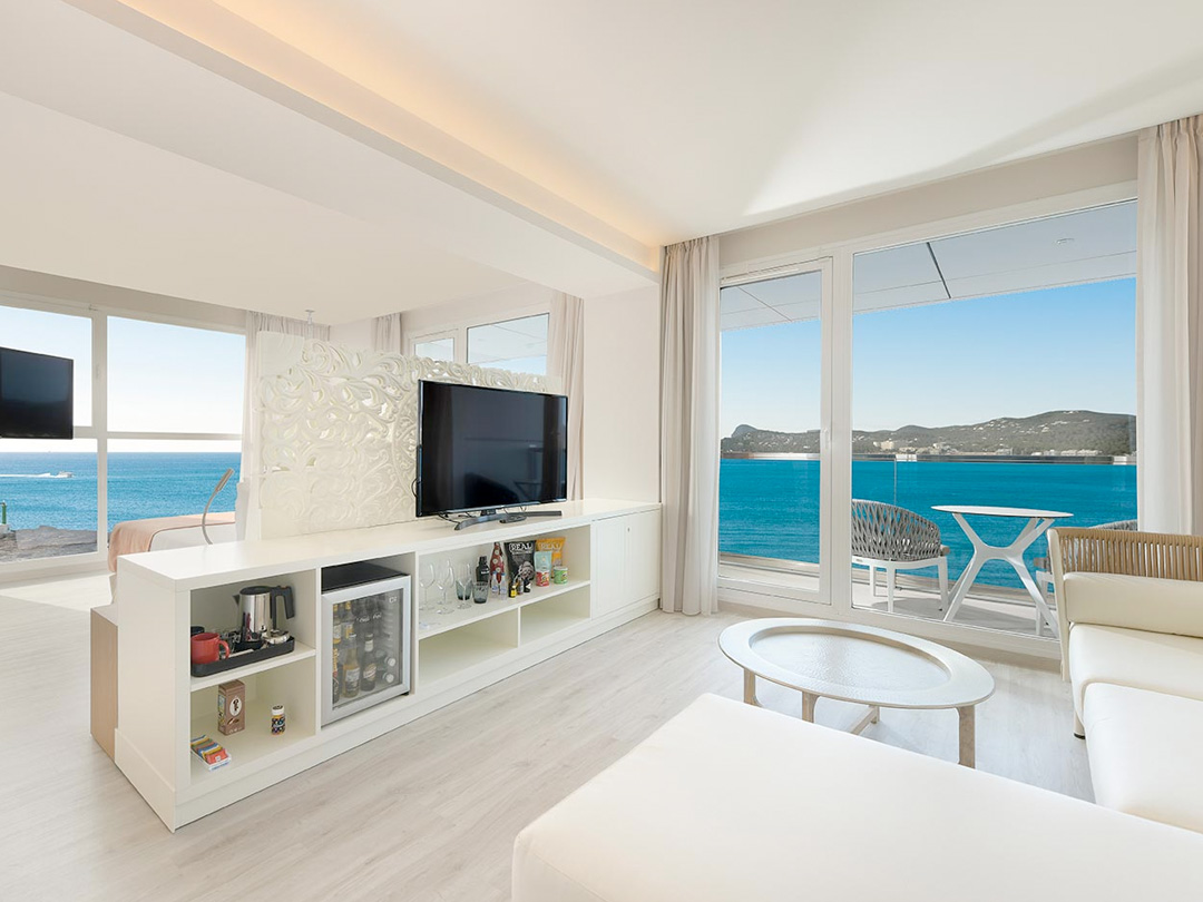 Amàre Beach Hotel Ibiza - bedroom Dolce Vita The One