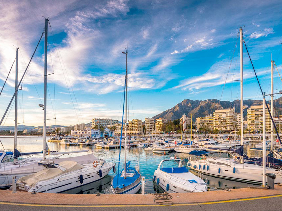 Destination Marbella - Puerto Banús